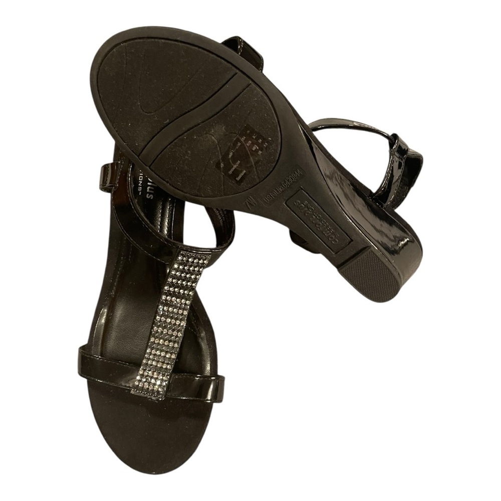 Elegant Black Low Wedge w/ Rhinestones - Picture 6 of 6